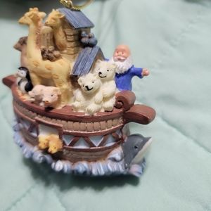 AVON Vintage 2001 Noah's Ark Ornament  NIB